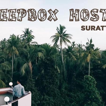 סוראט תאני Sleepbox Hostel Suratthani מראה חיצוני תמונה