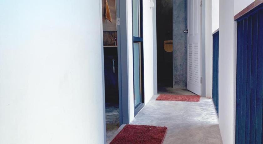 סוראט תאני Sleepbox Hostel Suratthani מראה חיצוני תמונה