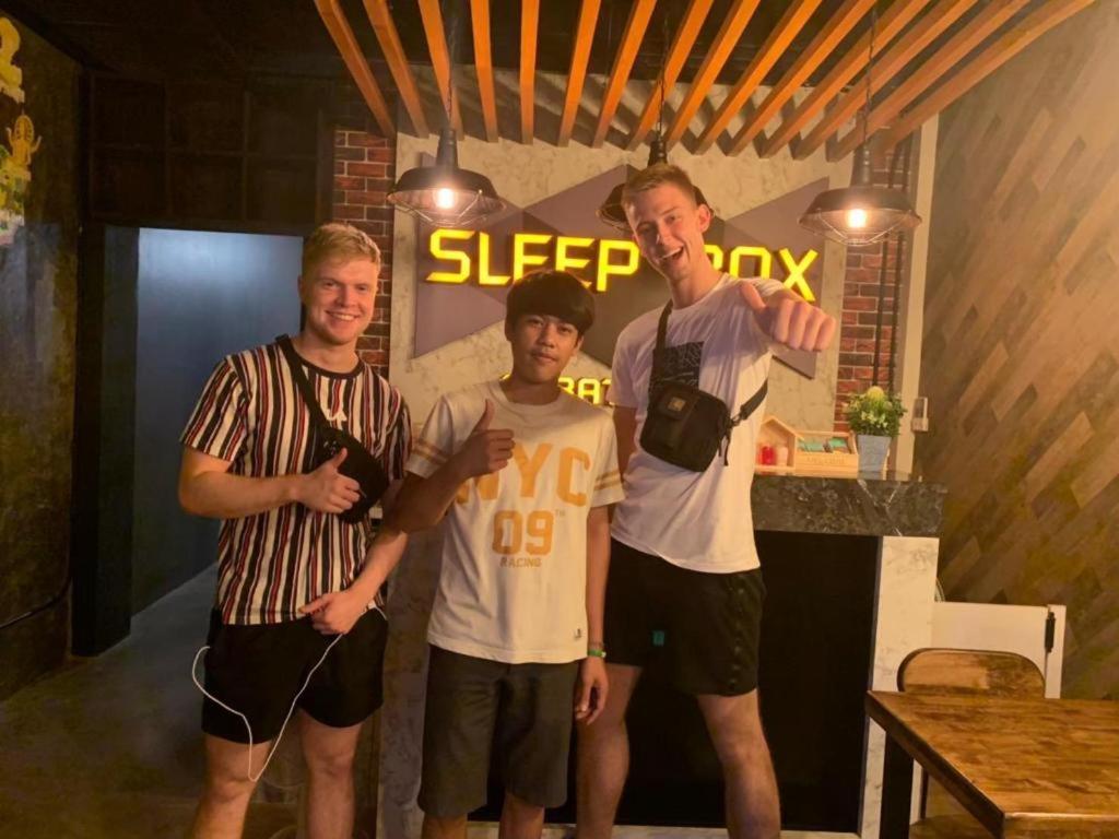 סוראט תאני Sleepbox Hostel Suratthani מראה חיצוני תמונה